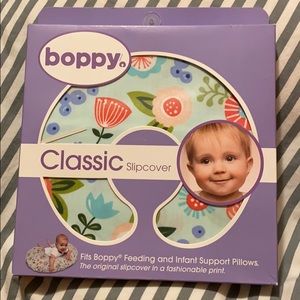 BNWT Boppy nursing pillow cover